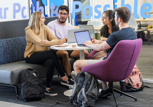 SCC students collaborate on the Lincoln Campus